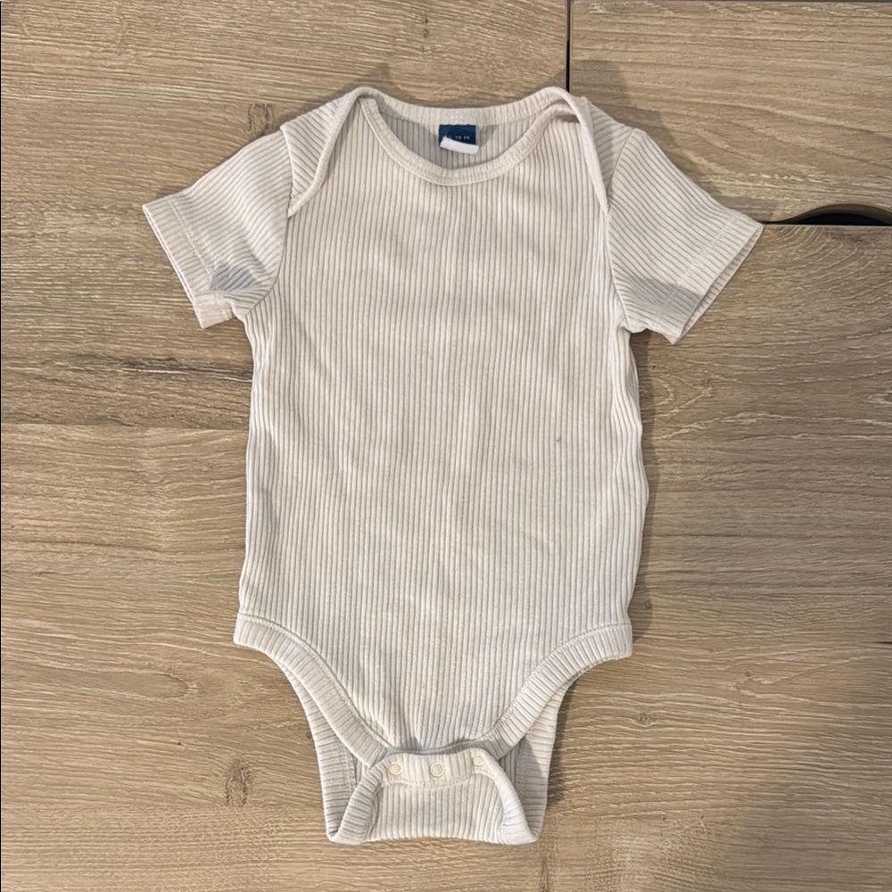 Old Navy Cream Ribbed Baby Bodysuit SIZE 12-18 MONTHS